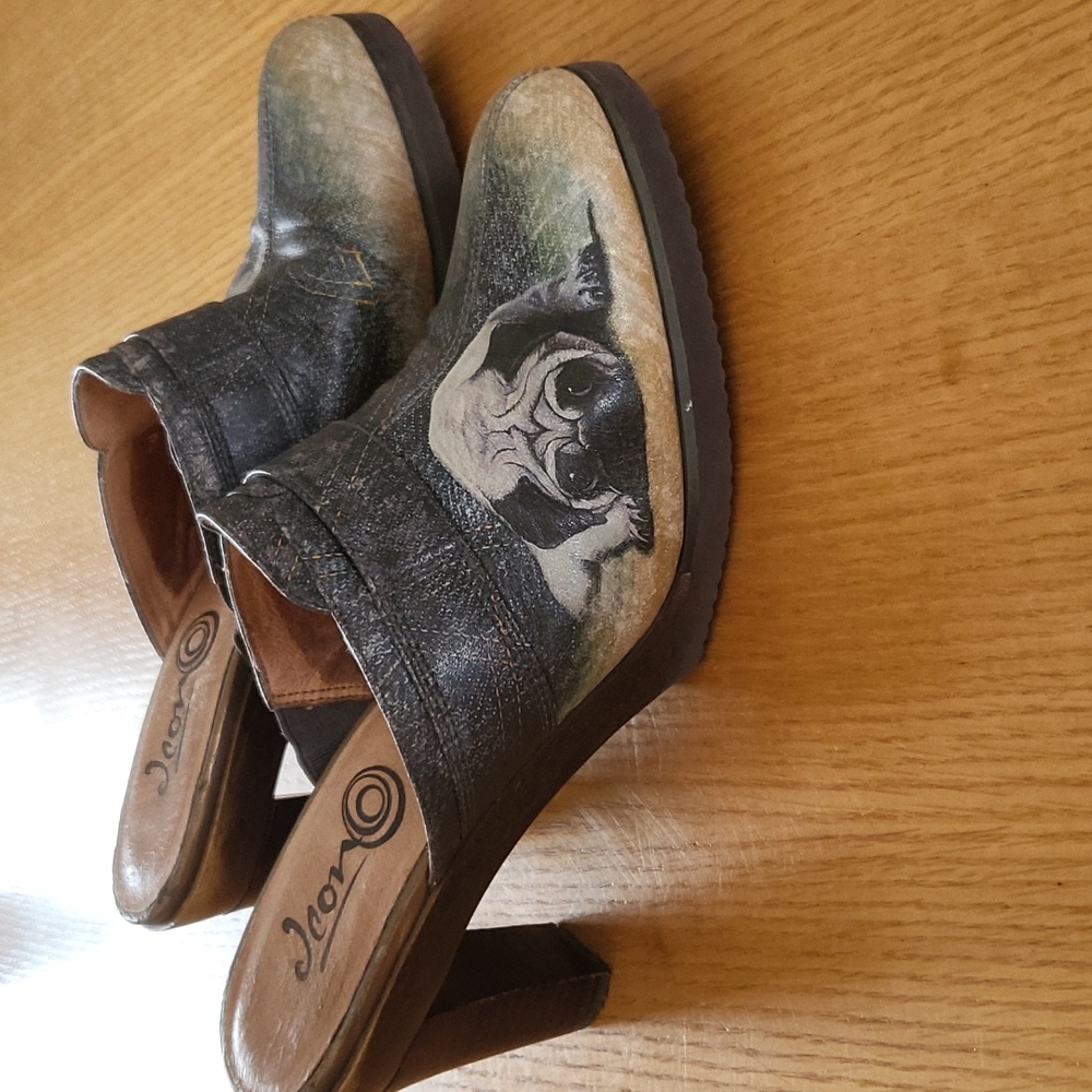 Icon Pug Mules Size 7.5